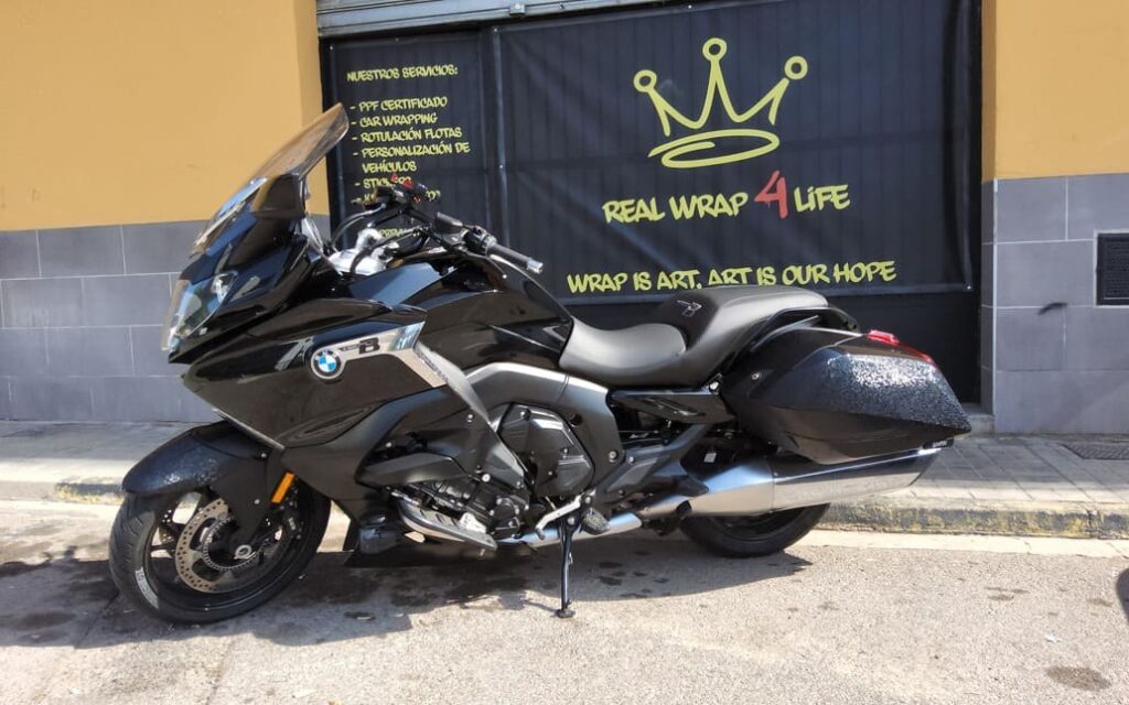 Motos